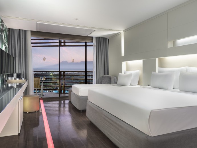 Nirvana Cosmopolitan photo