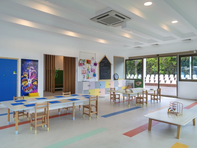 Nirvana Cosmopolitan photo