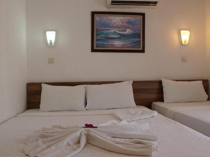 Monna Roza Beach Hotel photo