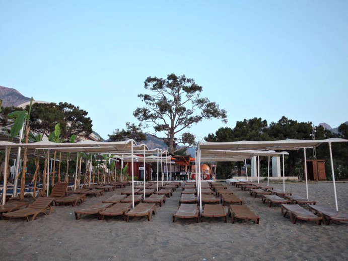 Monna Roza Beach Hotel photo